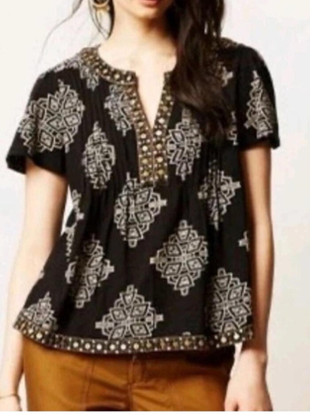 Akemi+ Kin Anthropologie Black Embroidered 100% Cotton Short-Sleeve Women’s Top